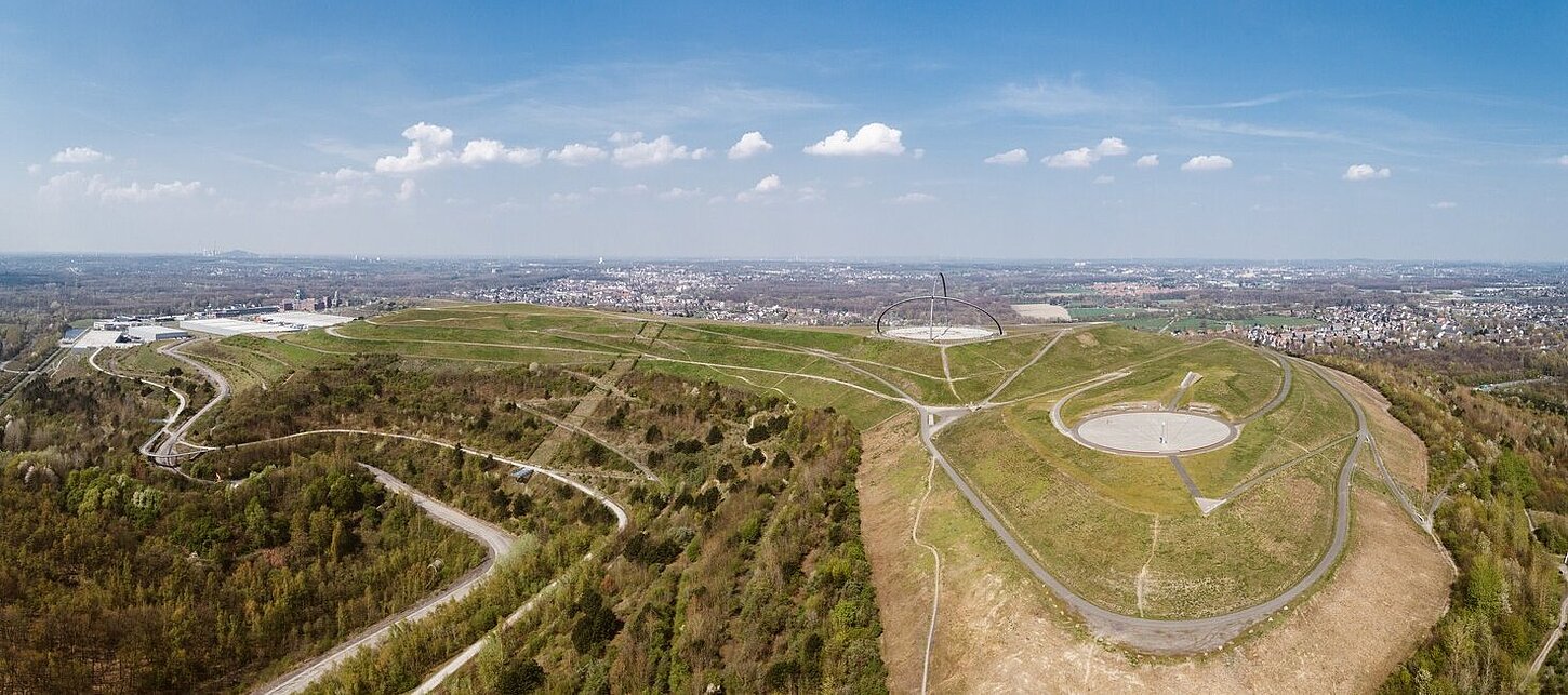 Panorama Halde Hoheward mit Horizontastronomie