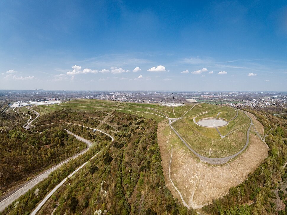 Panorama Halde Hoheward mit Horizontastronomie