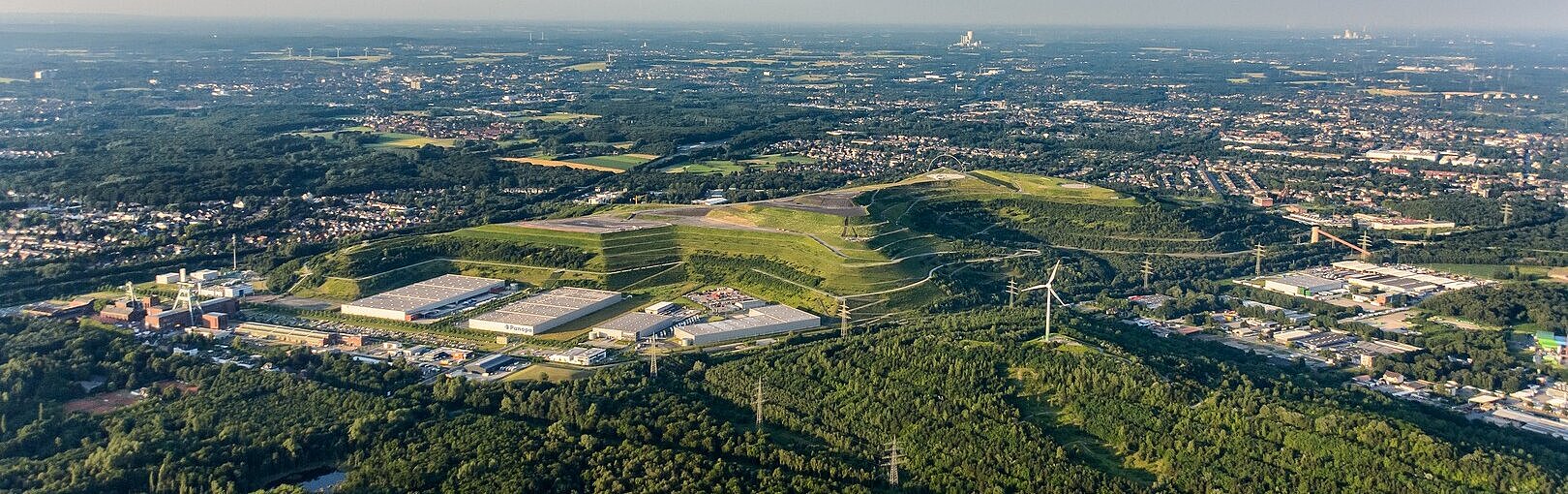 Panorama Areal Halde Hoheward aus der Luft.