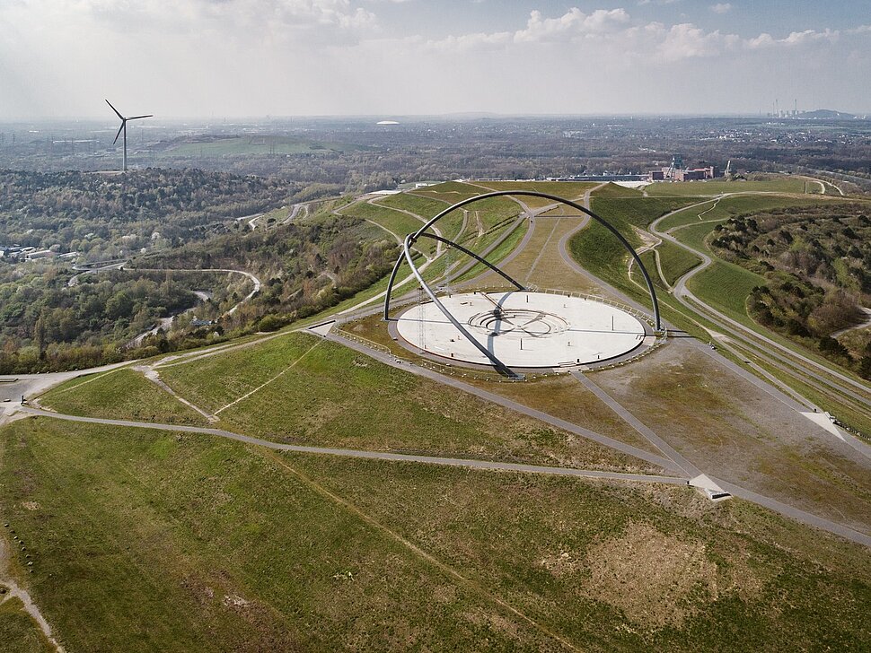 Halde Hoheward mit Horizontobservatorium aus der Vogelperspektive