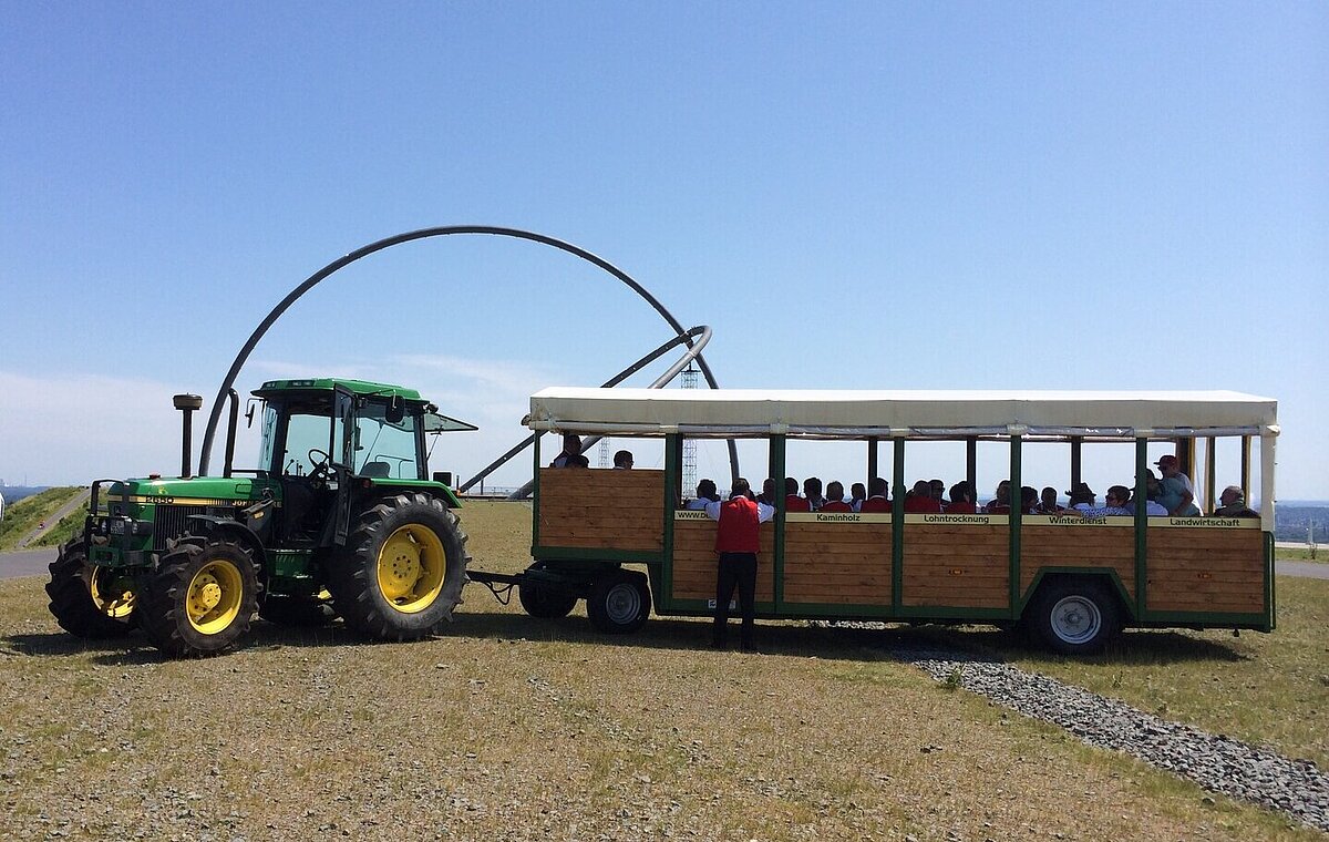Barrierefrei mit dem Planwagen bis auf den Gipfel.