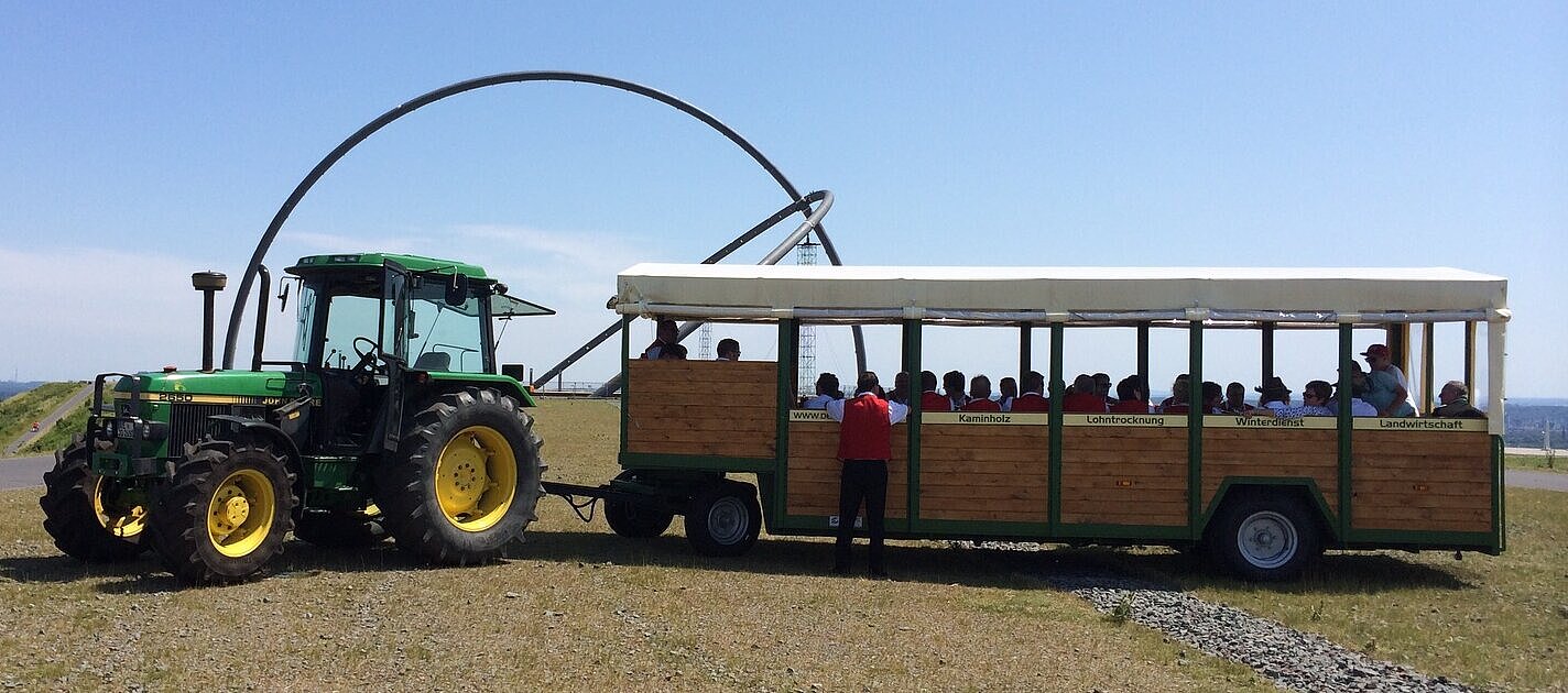 Barrierefrei mit dem Planwagen bis auf den Gipfel.