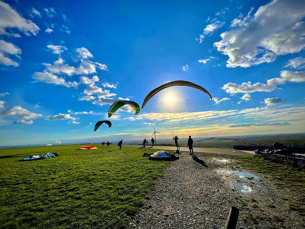 Paraglider auf der Halde Hoheward