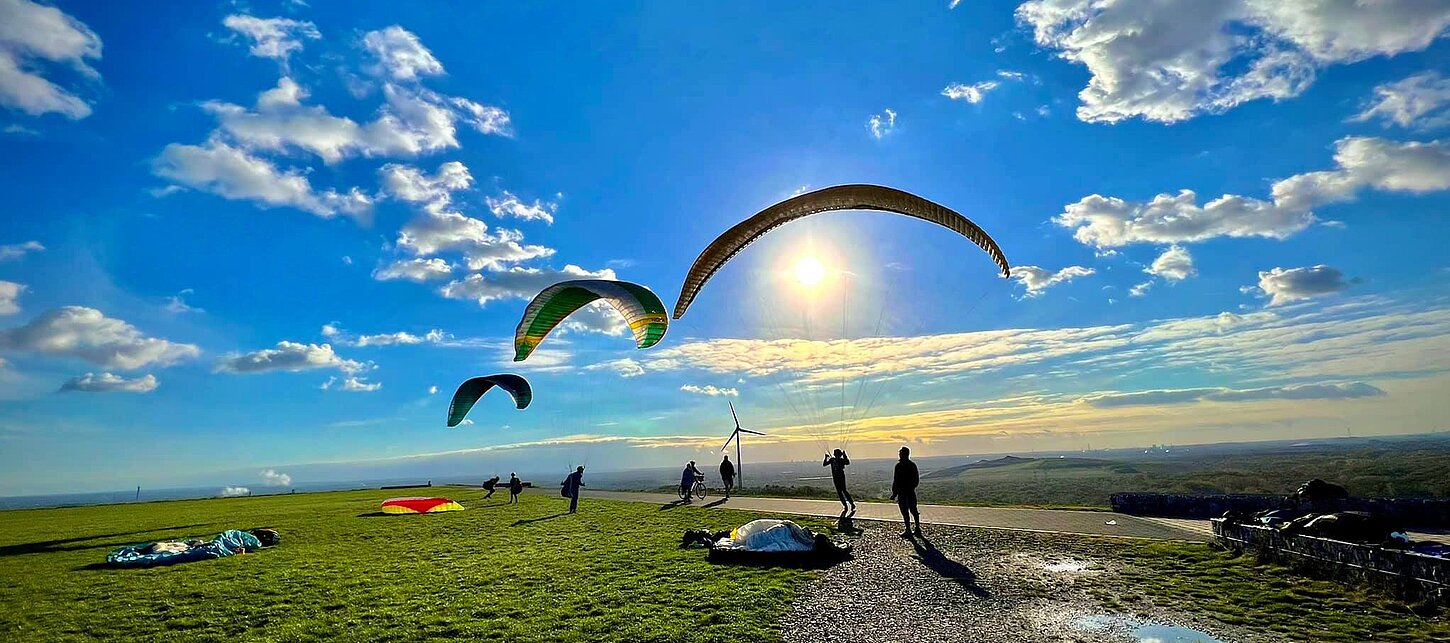 Paraglider auf der Halde Hoheward