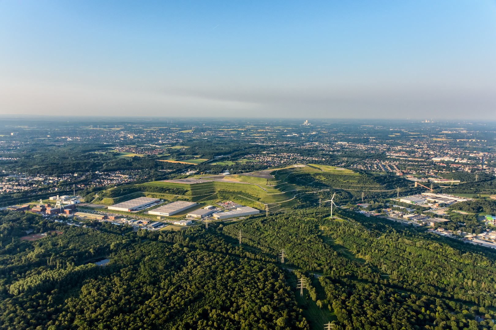 Panorama Areal Halde Hoheward aus der Luft.