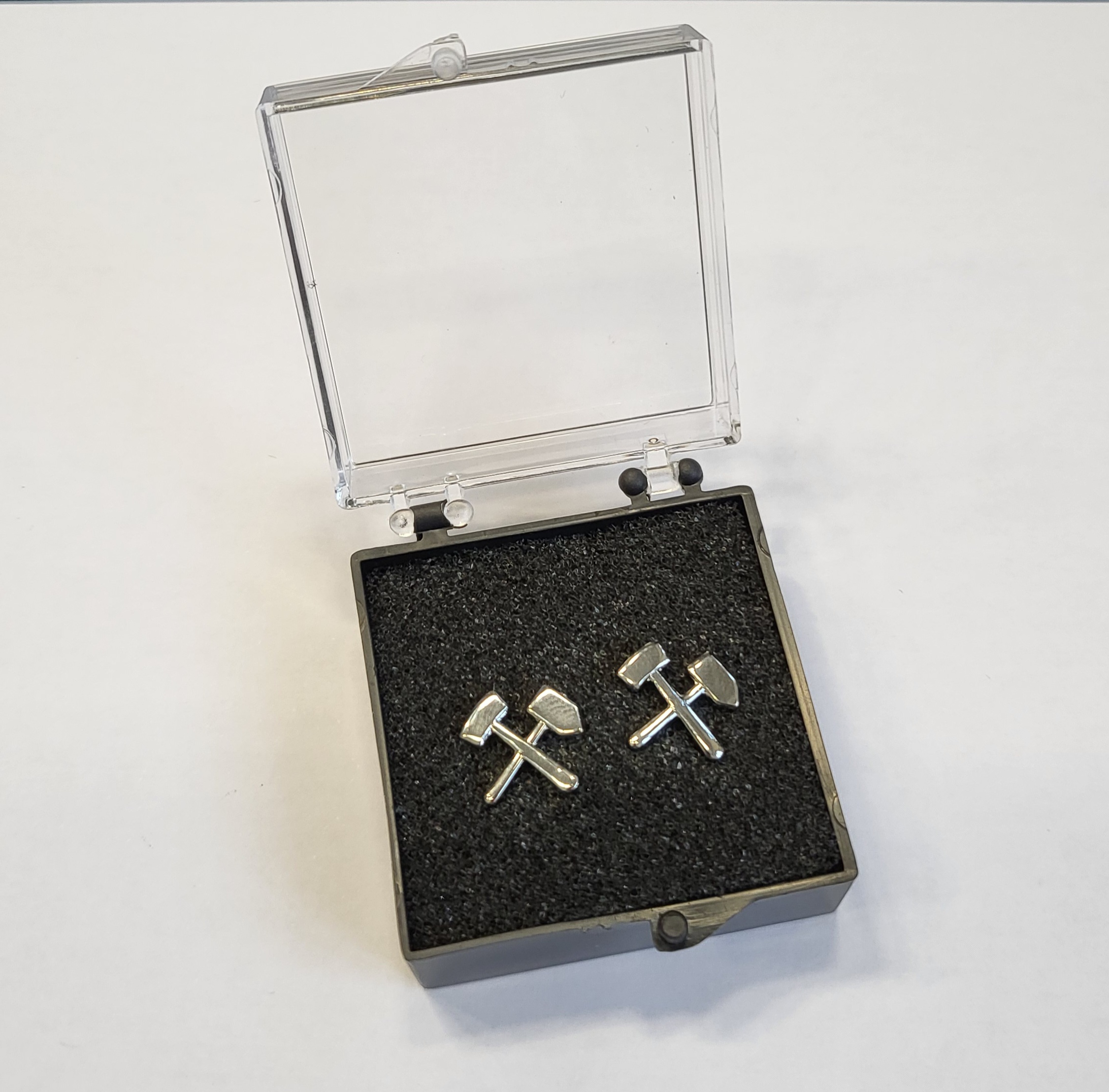 Ohrstecker als Emblem Schlägel und Eisen