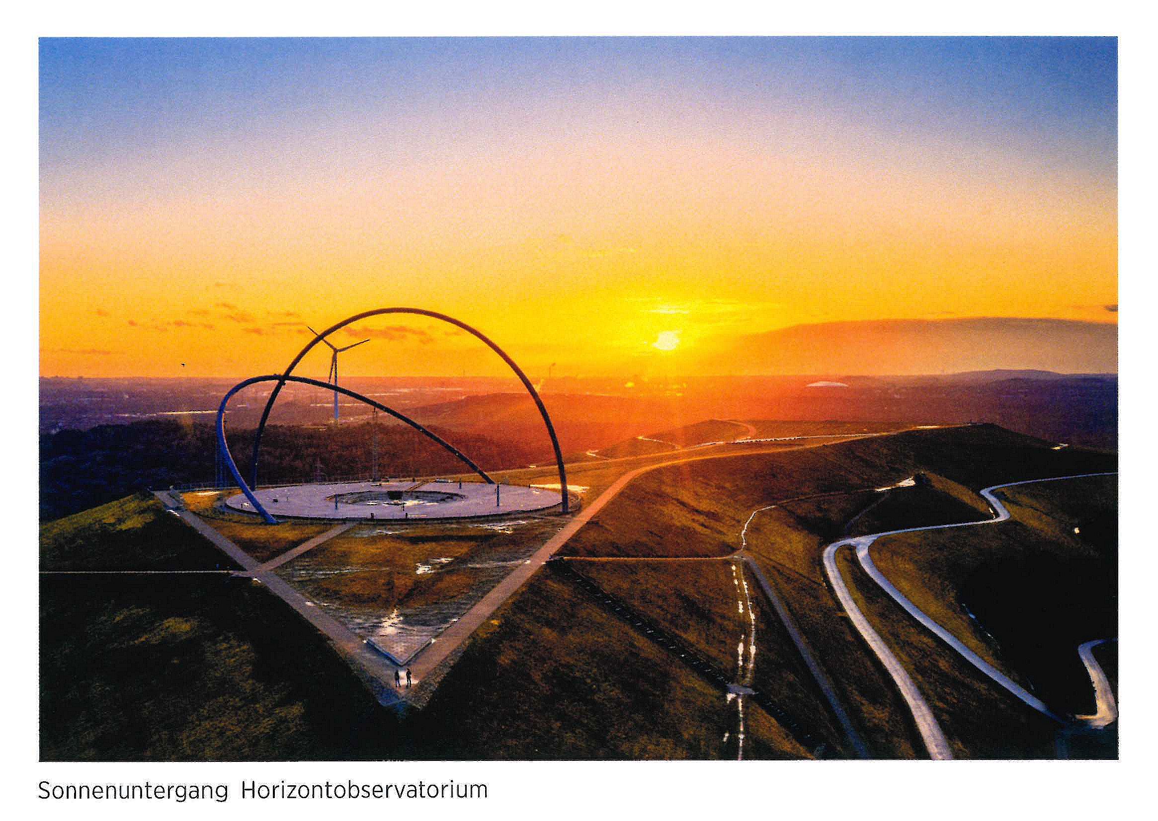 Postkarte mit Sonnenuntergang hinter Horizontobservatorium